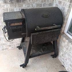 Louisiana black label 800 pellet grill