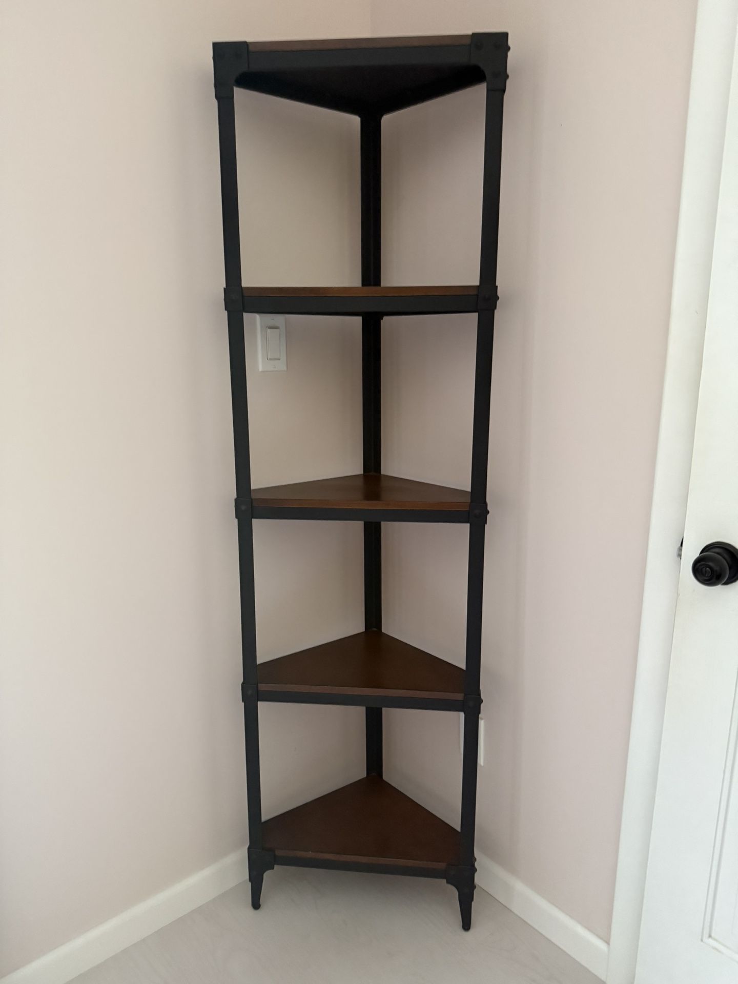 Corner Shelves