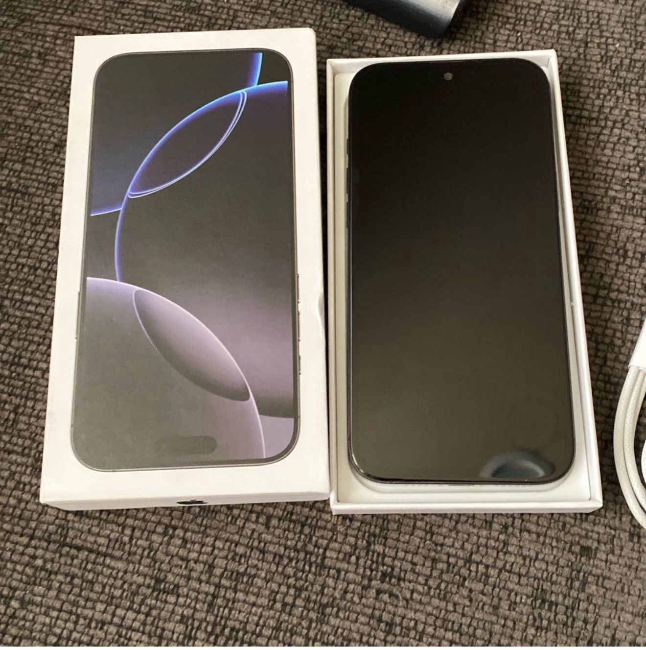 iPhone 16 Pro Max Titanium Black