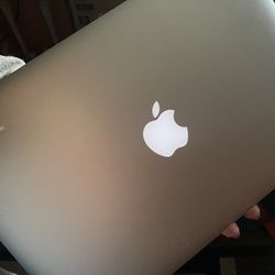 2015 Apple Macbook laptop 