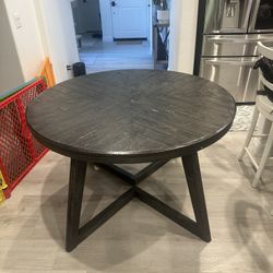 Round Dining Table 