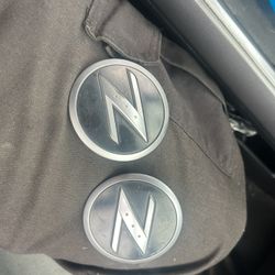 Nissan 350z Emblems