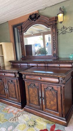 Gorgeous  new condition  Casa Molino Aslhey furniture pecan solid wood set