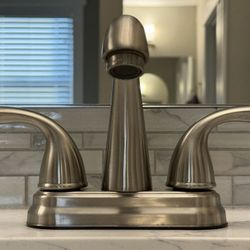 Pfister Bathroom Center-set Faucet (4)