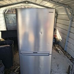 Samsung Refrigerator Works Good Condition