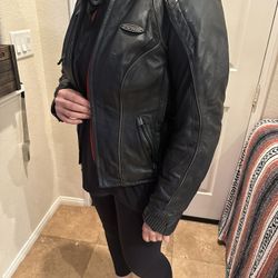 Woman’s Harley-Davidson jacket M size (with kidney belt)