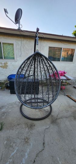 Swinging Egg basket Chair