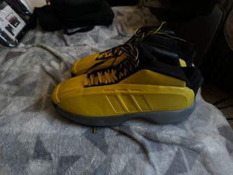 Kobe’s Men’s Size 12 