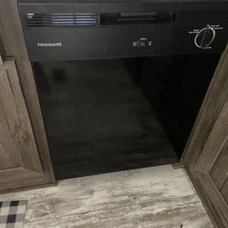 Frigidaire Dish Washer