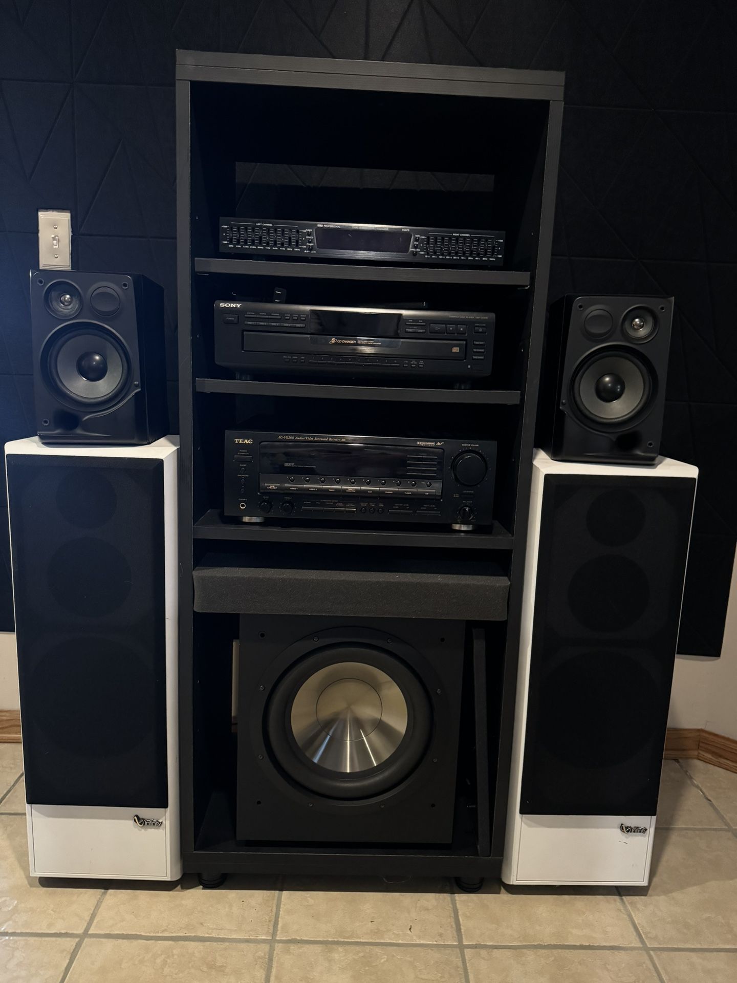 BOOKSHELF SPEAKERS