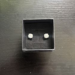 Moissanite stud Earrings