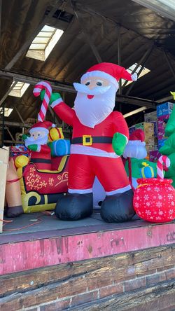 inflatable Santa Claus with gift