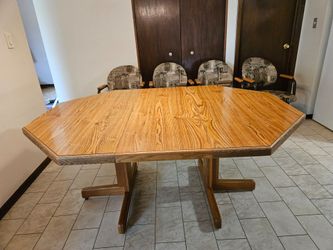 Kitchen Table with Extension and 4 Chairs OBO