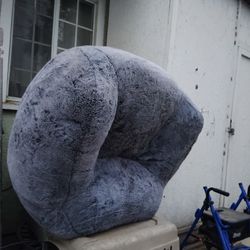 Fluffy Futon Seat
