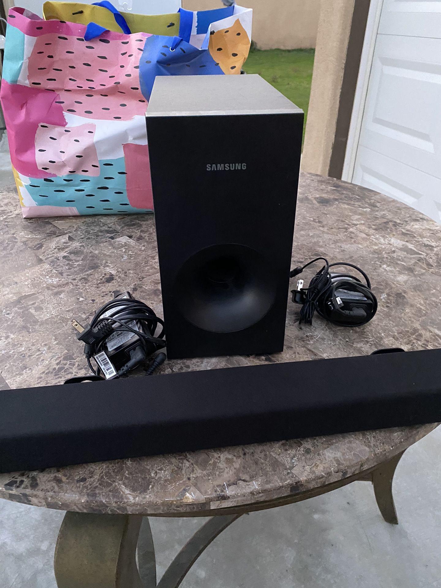 Samsung sound bar with subwoofer