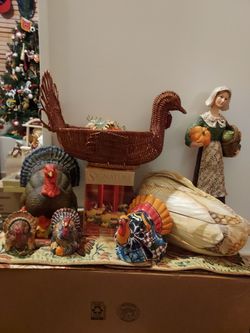 BRAND NEW ASSORTED THANKSGIVING PLUS EXTRA PIECES MAKE OFFER BRAND NEW
