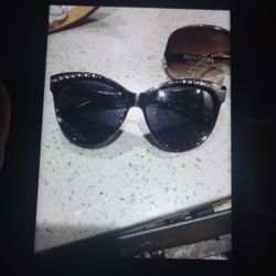 2  Pairs Of Women's Vera Wang Sunglasses!