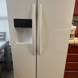 New Frigidaire Refrigerator 