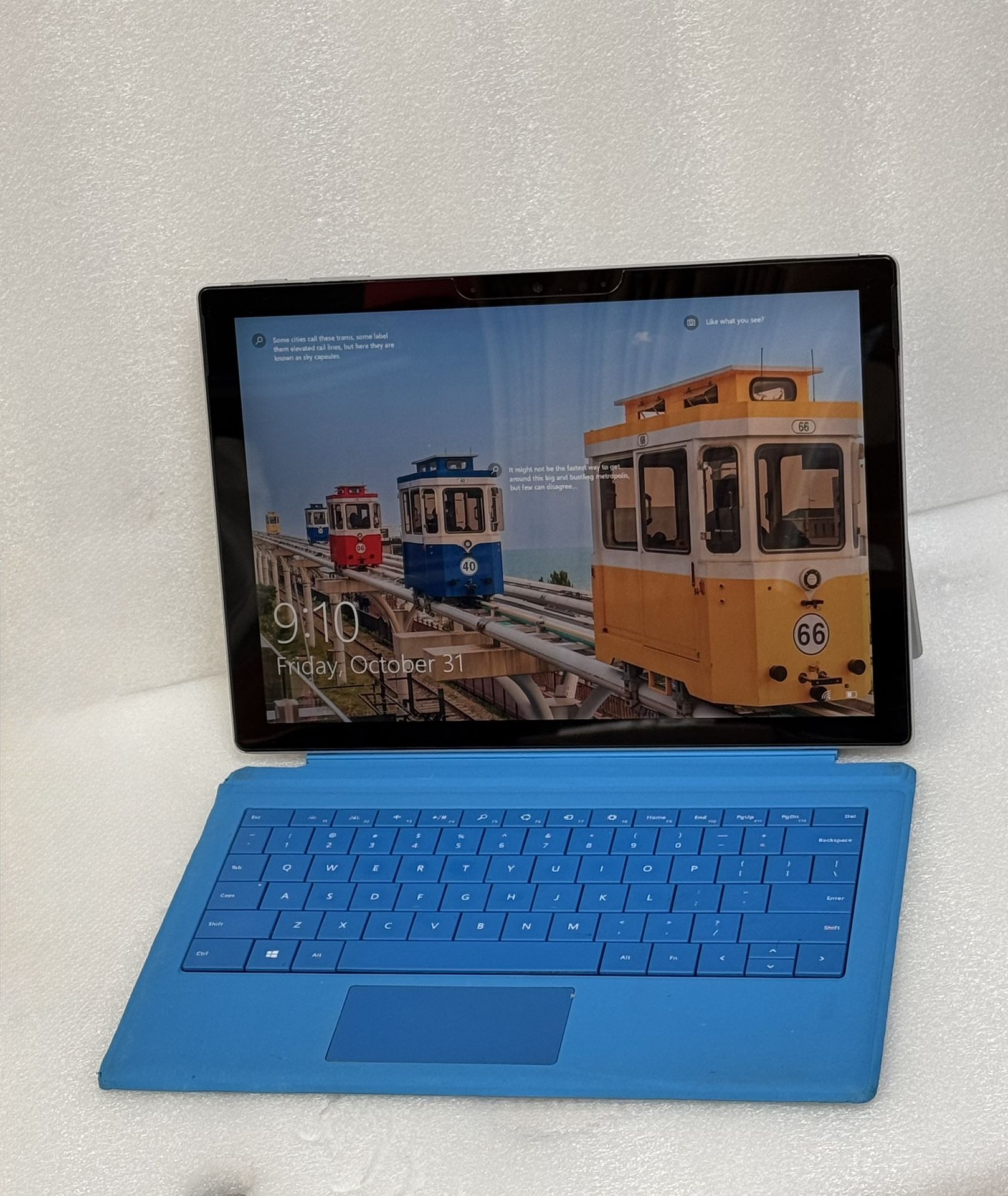 Microsoft Surface Pro 7 1866 12.3” 8GB RAM 128GB SSD i5 1035G4 With Keyboard