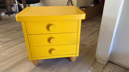 Yellow Wood 3-Drawer Nightstand