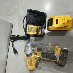 DCF894  impact Wrench