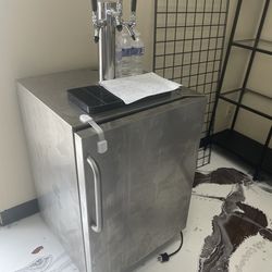 3 tap kegerator draft beer fridge w/ co2 tank + regulator