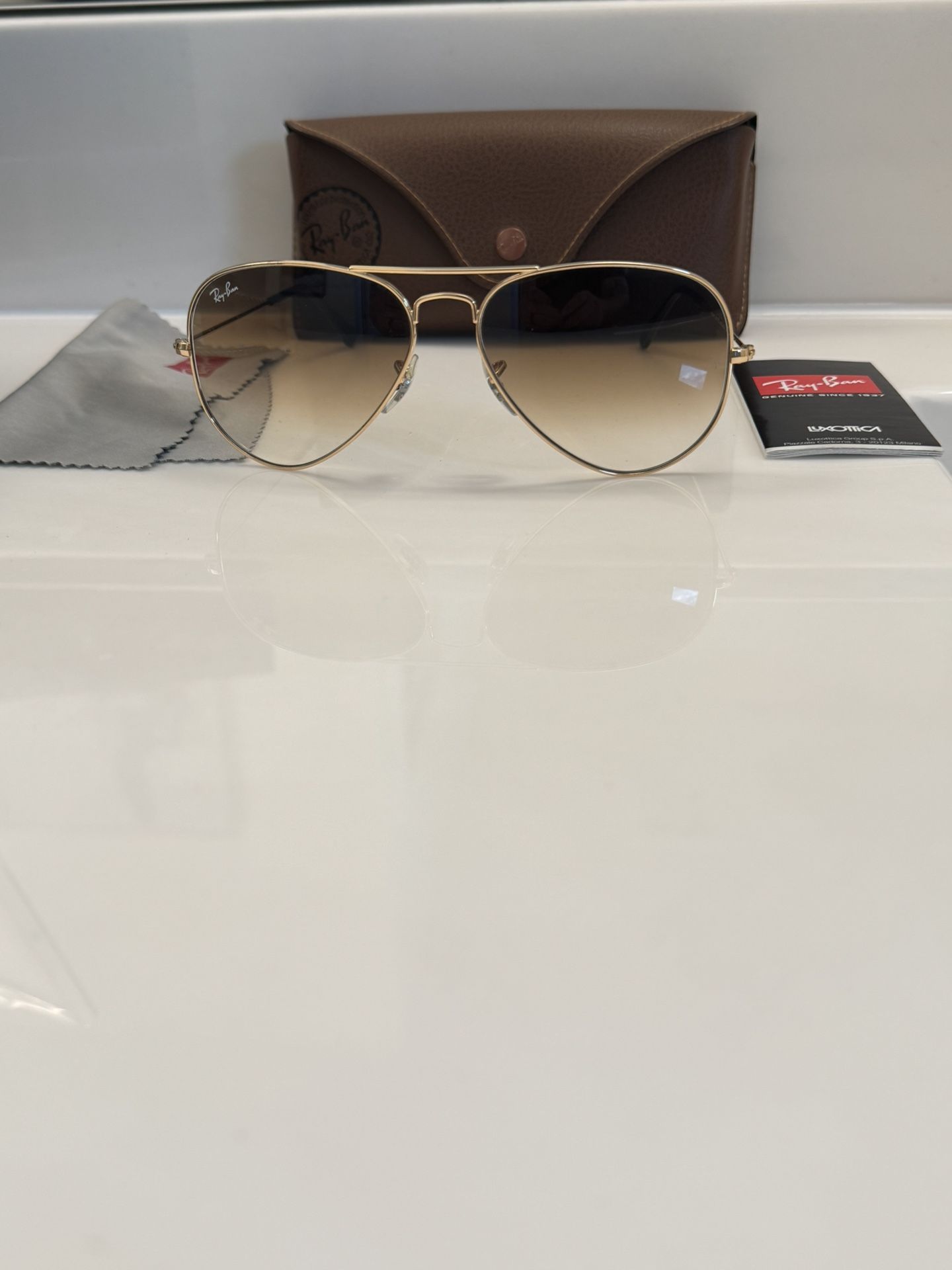 Ray Ban Gradient Aviator Unisex $150