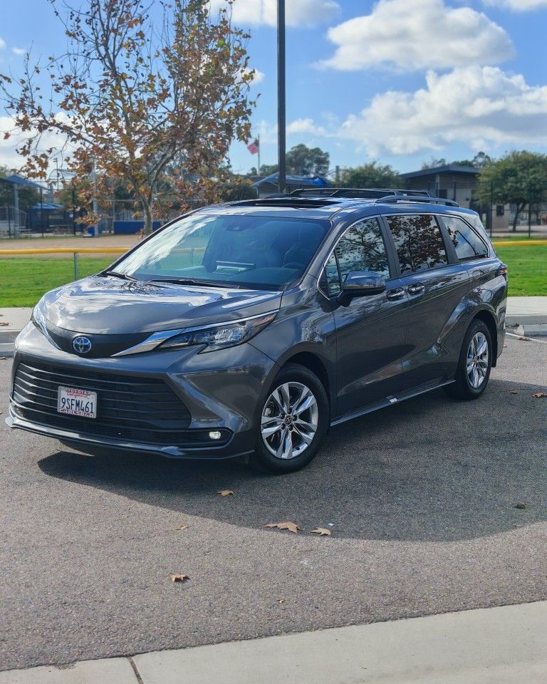 2025 Toyota Sienna