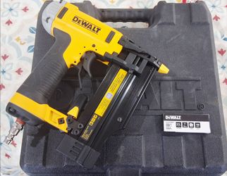 Dewalt nailer nailgun
