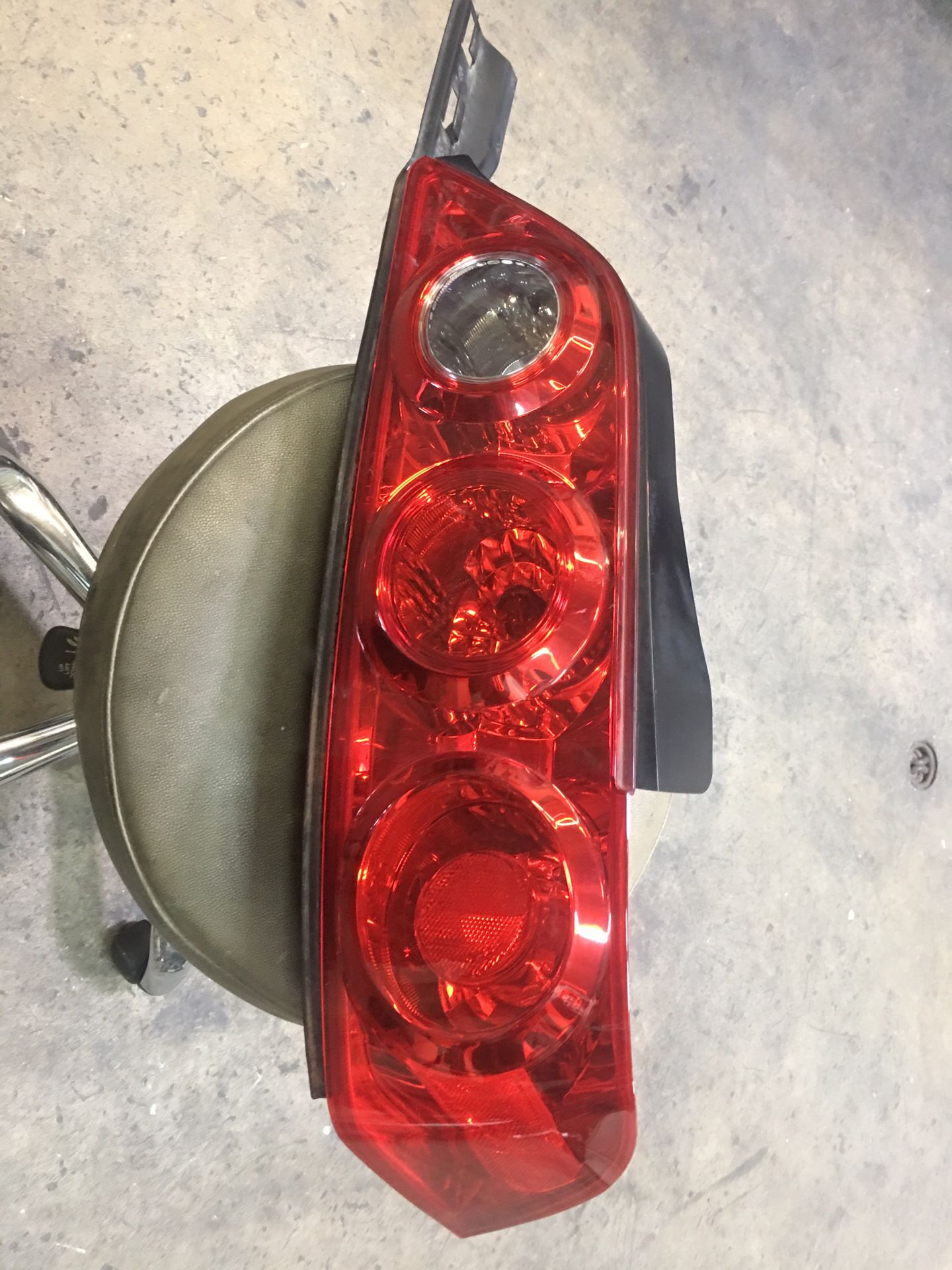 2005-2006 ACURA RSX OEM RIGHT TAIL LIGHT, PASSENGER SIDE. ACURA RSX PART.