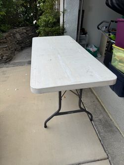Lifetime 6’ folding table