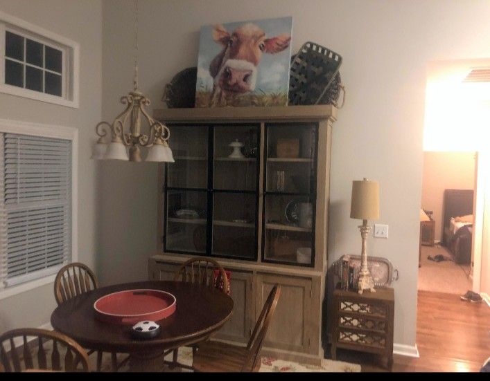 China Cabinet-Hutch