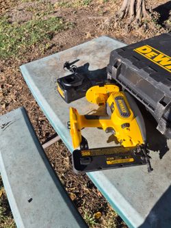 Dewalt nail gun