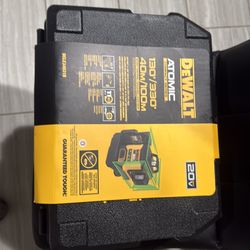 New DEWALT  laser  (new)