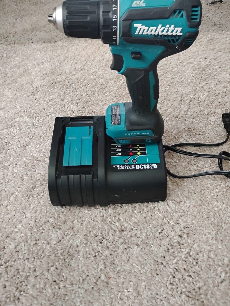 Makita 18V Brushless Drill + Makita DC18SD Charger – Great Condition!