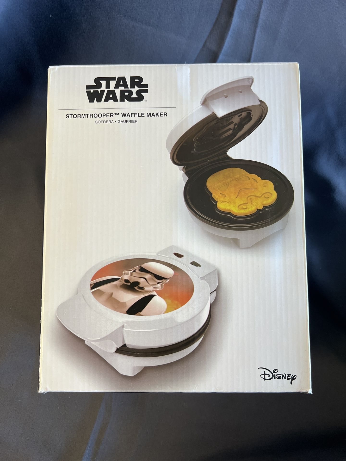 ⭐️ Star Wars Stormtrooper Waffle Maker – NEW in Box 🍽️✨