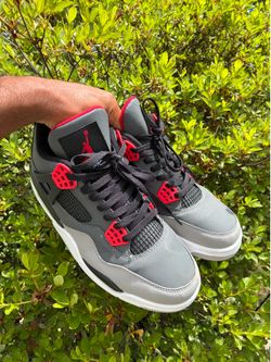 Jordan 4s size 10 100$