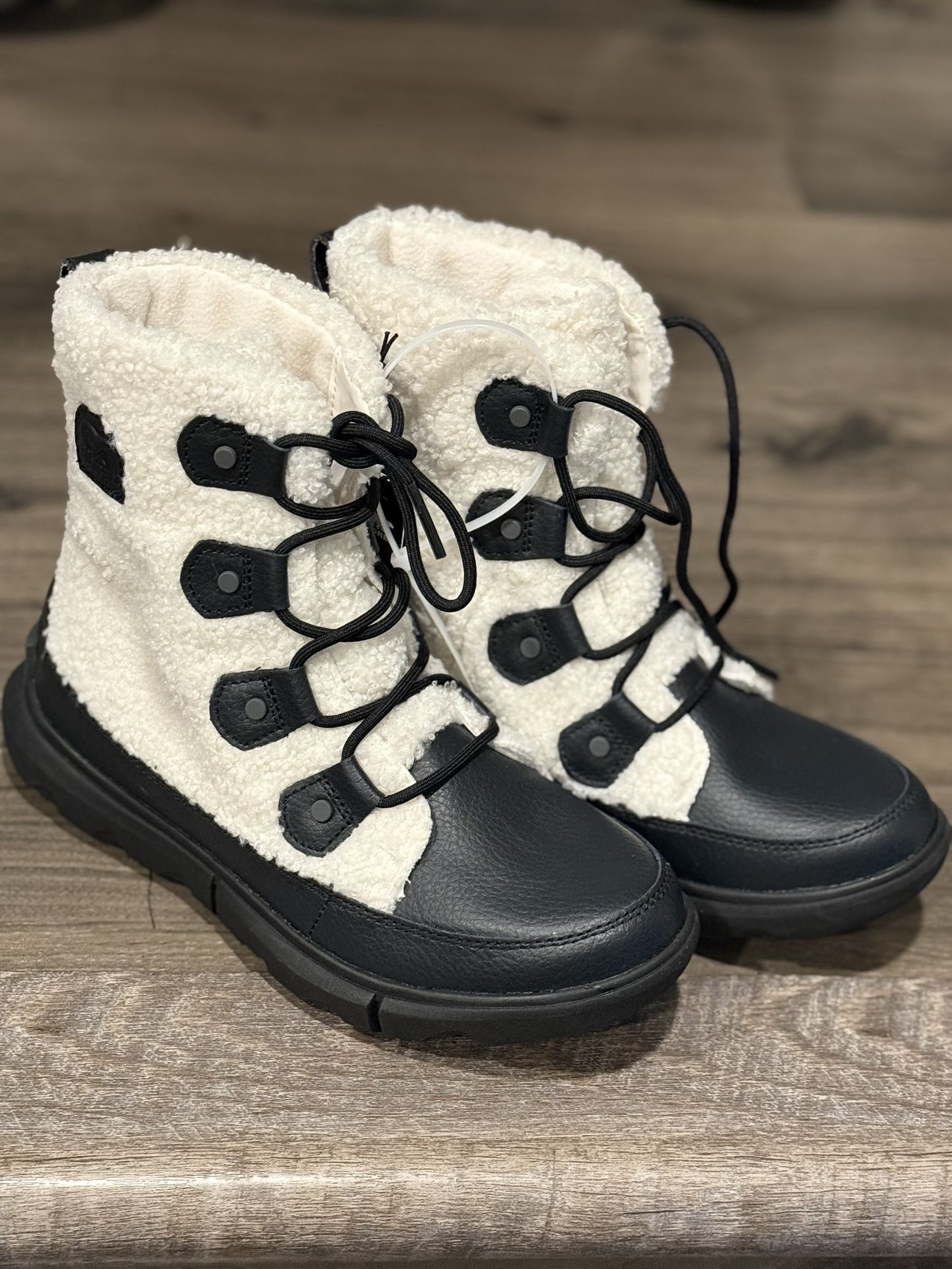 Sorel Womens Explorer II Joan Cozy Boots White Size 8