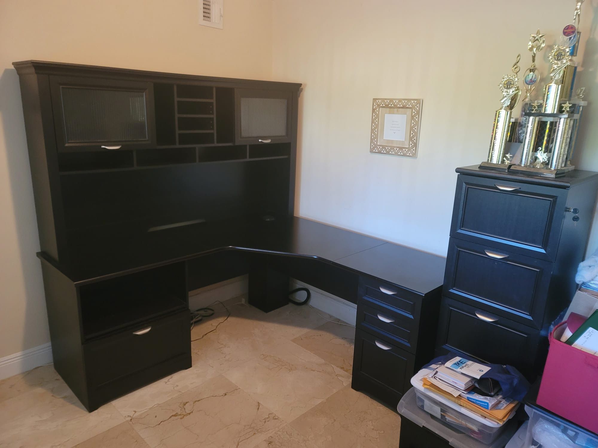 Realspace Espresso L-shaped corner desk w/hutch and 4 drawer file cabinet 