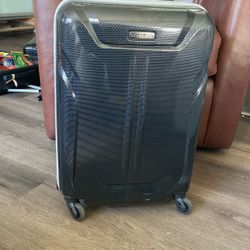 Samsonite Carry On Suitcase 