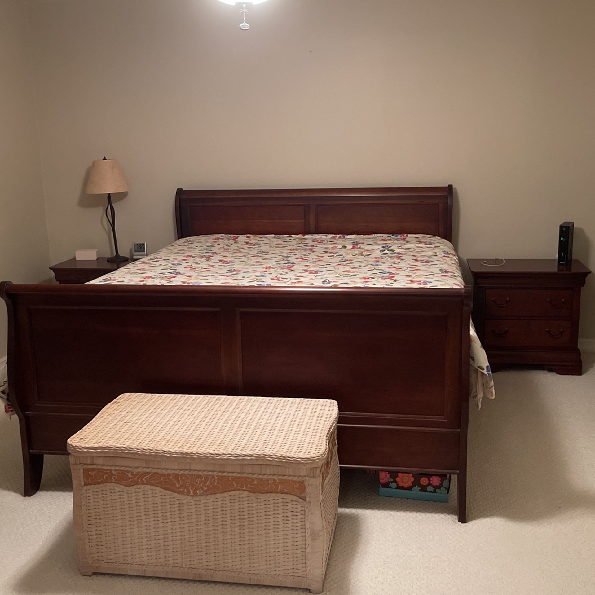 Bedroom Furniture Set Broyhill - 5 pieces (King)