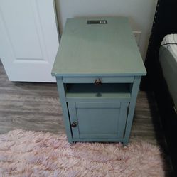 End table.