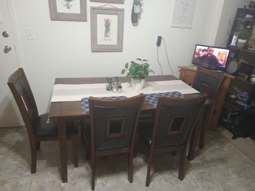 Dinning Room Table And Bench