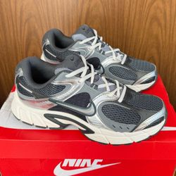 $65 Women’s Nike V5 Brand New Size 8.5 (Men’s 7)