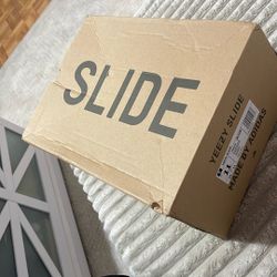 Yeezy Slide 