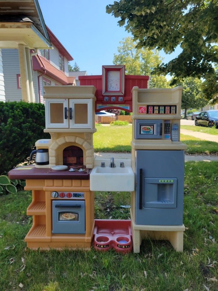 STEP2 HEART OF THE HOME KITCHEN