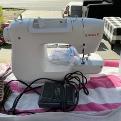 Singer Simple Sewing Machine