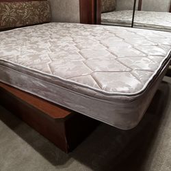 New Queen Mattress 