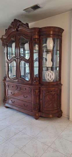 Hutch-china good quality in excellent condition