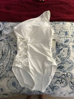NEW BATHING SUIT NEVER WORN